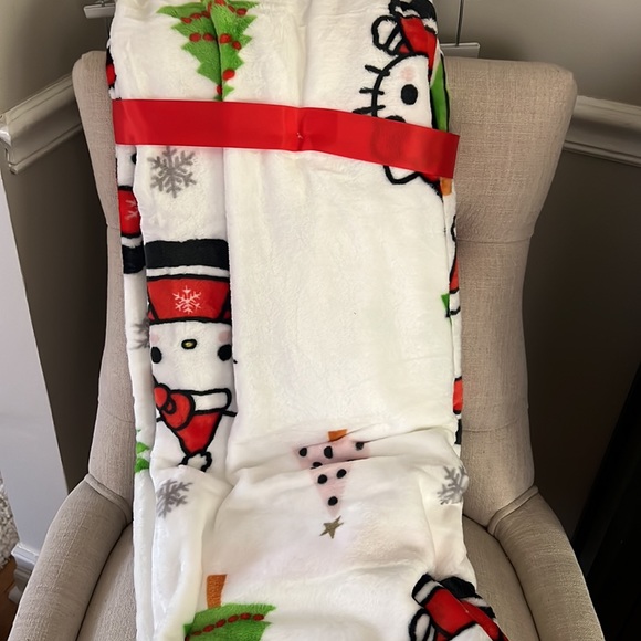 ✨Last One ✨NWT Hello Kitty Christmas Throw Blanket 50x70 - Picture 6 of 7